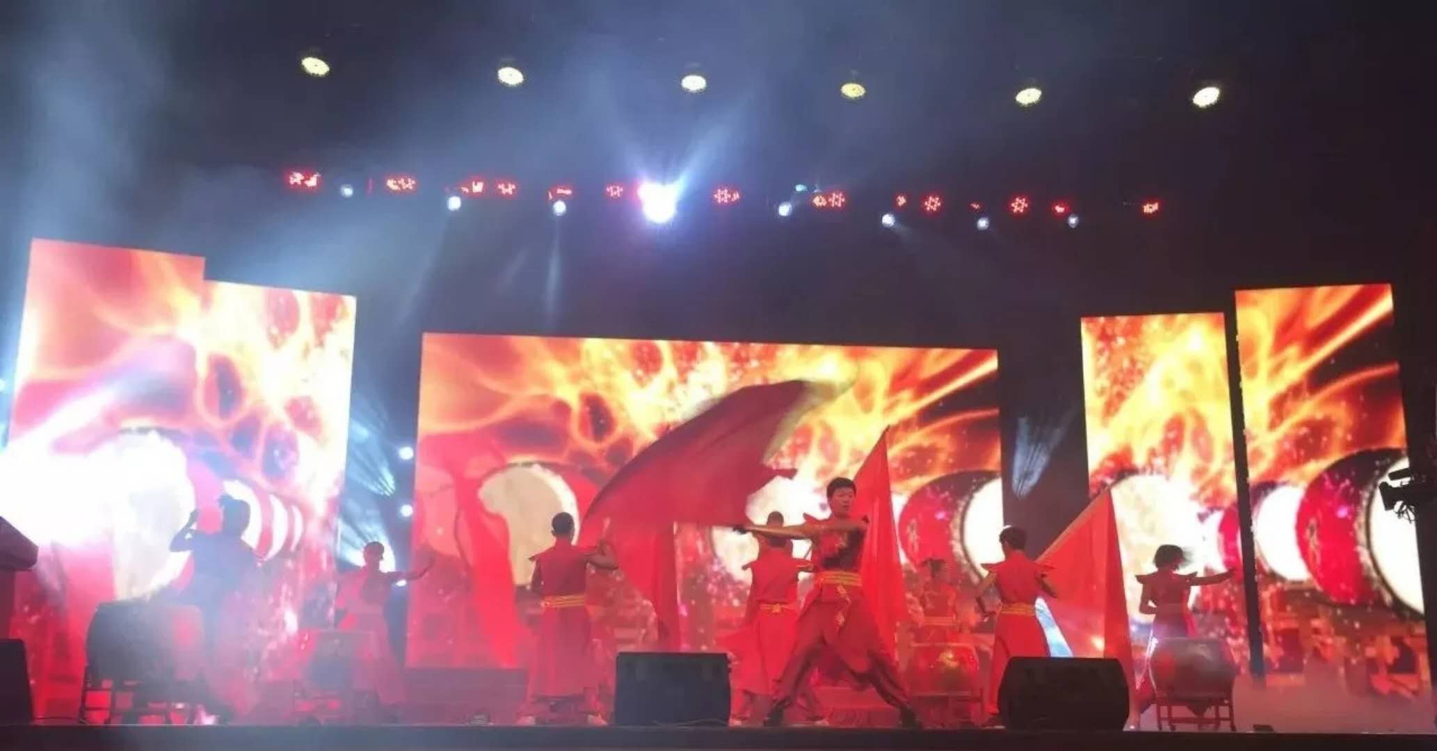 明瑤鼓樂團(tuán)演奏《鼓舞未來》 明瑤鼓樂團(tuán)演奏《鼓舞未來》