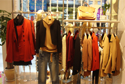 服裝進(jìn)口：為企業(yè)宣講海關(guān)政策锦亦，查驗率小于4%