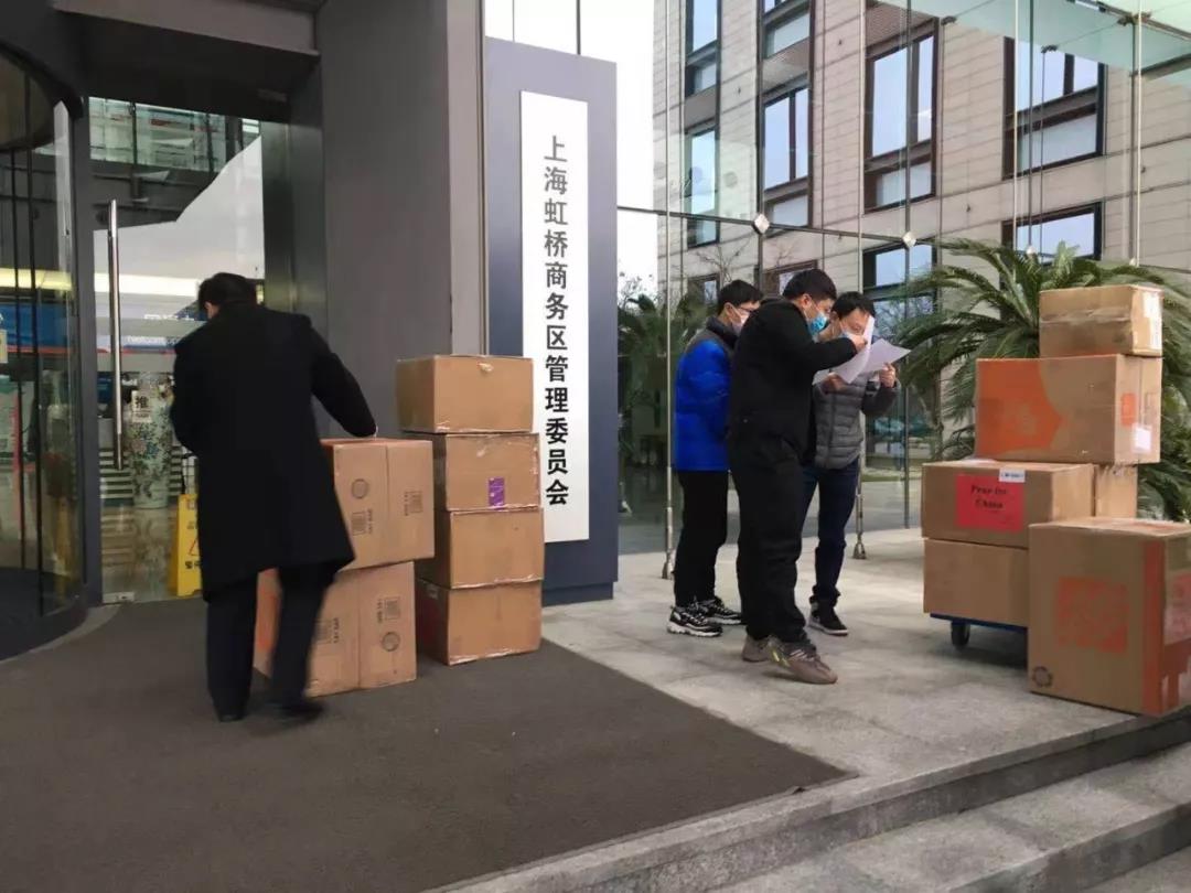 欣海報關助力防護物資清關送達上海虹橋高鐵站一線工作人員的手中